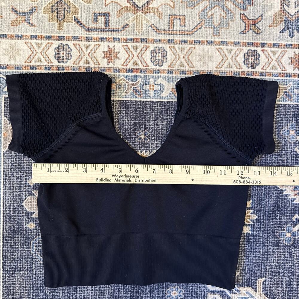 Offline by Aerie Seamless Cropped Athletic Top Black Women’s Size XS - Picture 8 of 8